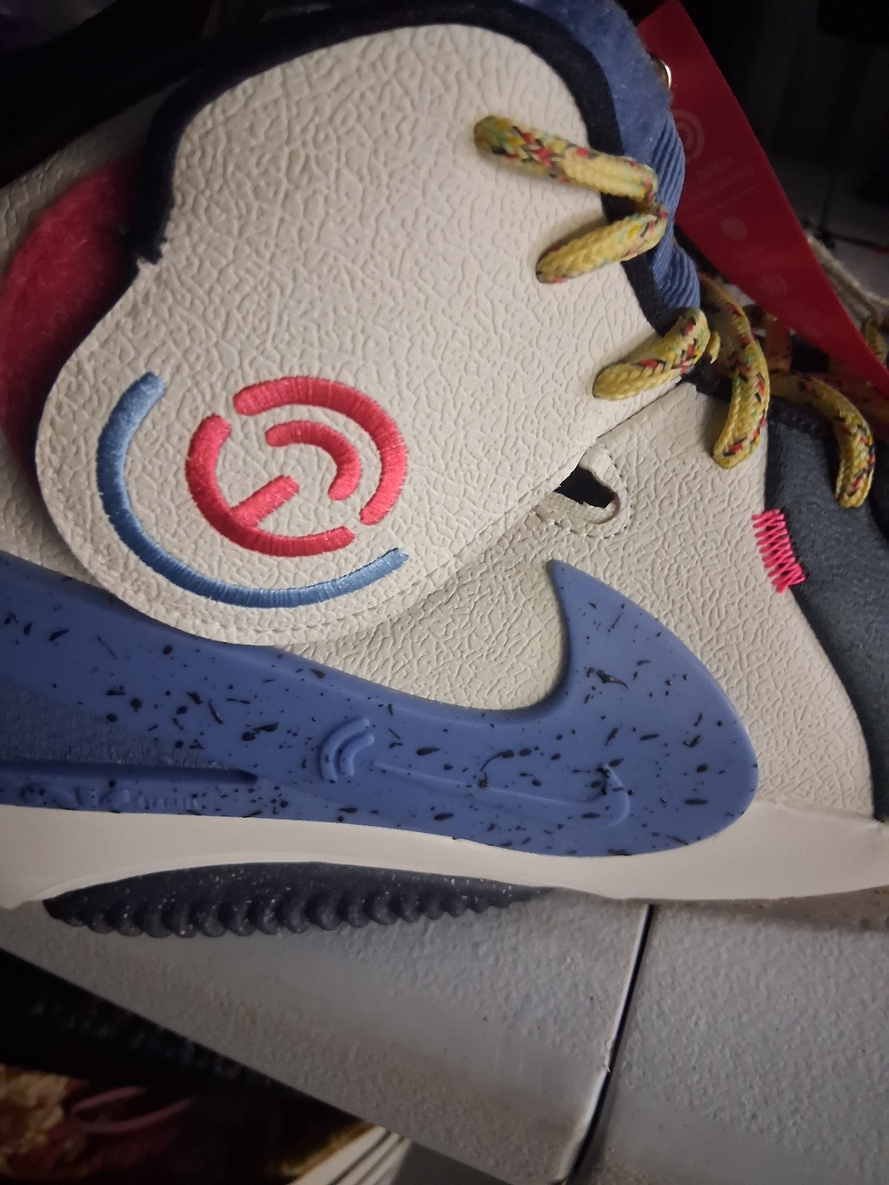 Men's Nike Deldon Low-Top Sneakers in White and Blue Basket Ball Indigo Storm
